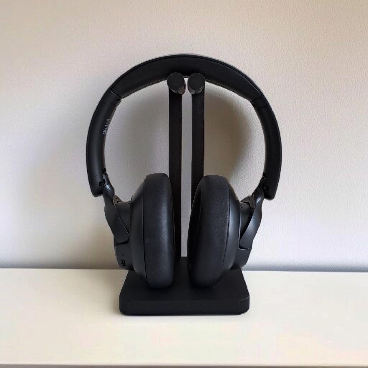 Minimalist Headphone Stand