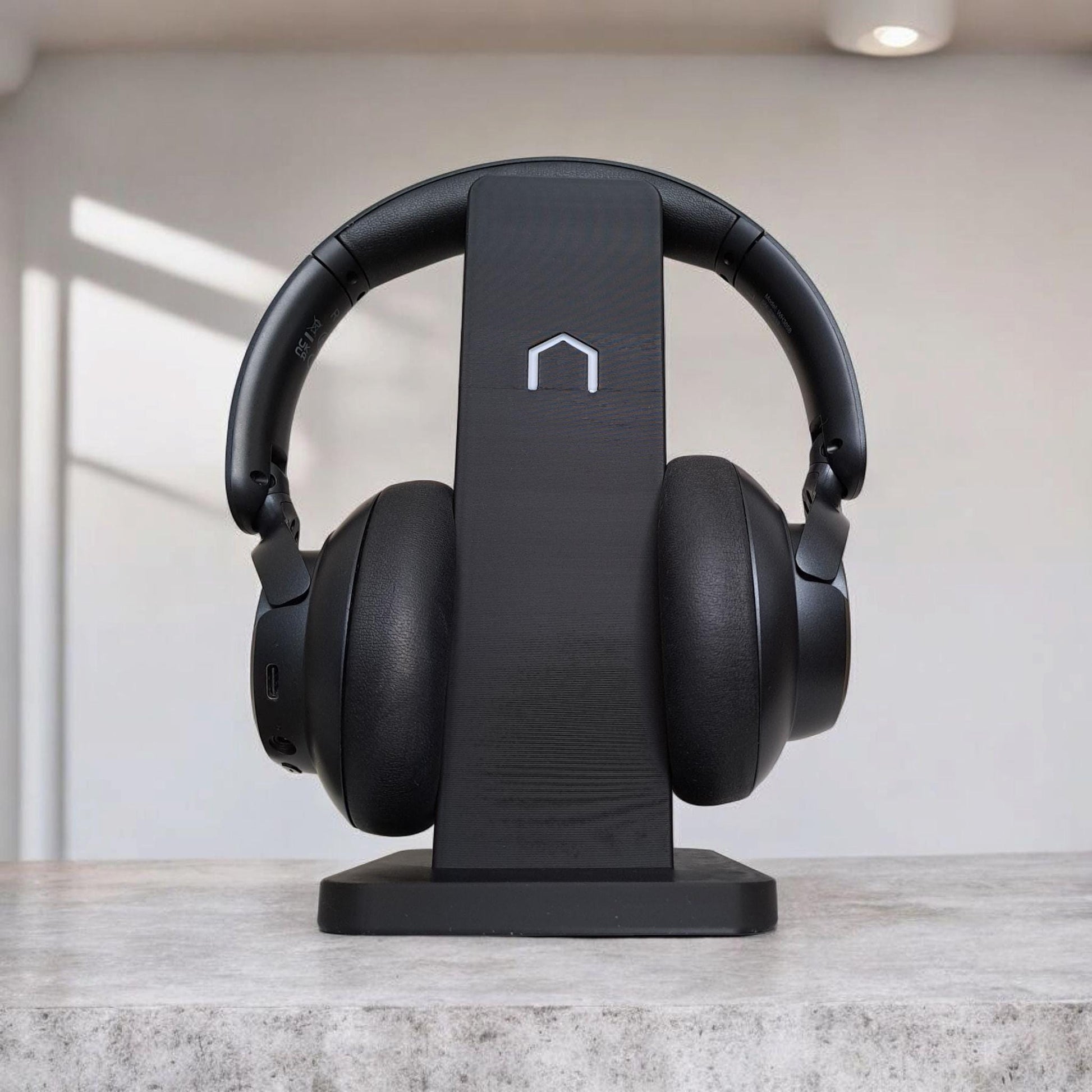 Minimalist Headphone Stand for Desk